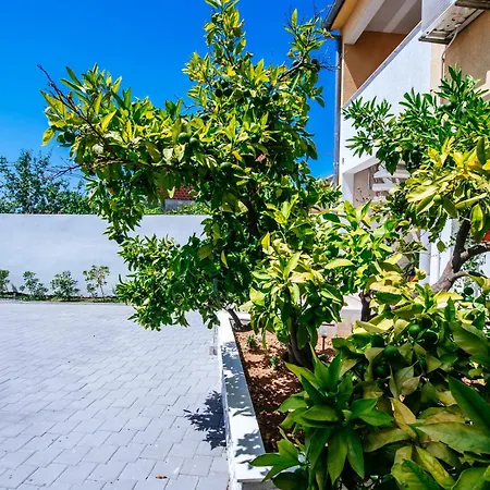 Apartment Vacay Zadar- Modern With Terrace & Private Parking