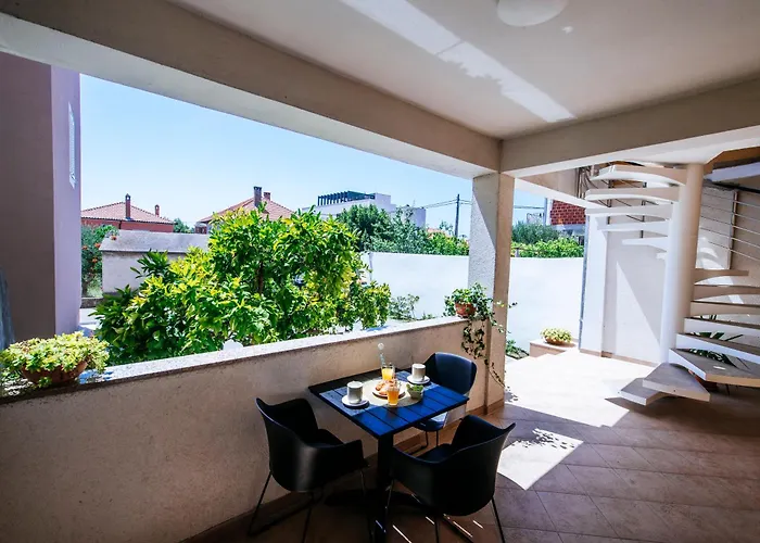 Vacay Zadar- Modern With Terrace & Private Parking Apartment *